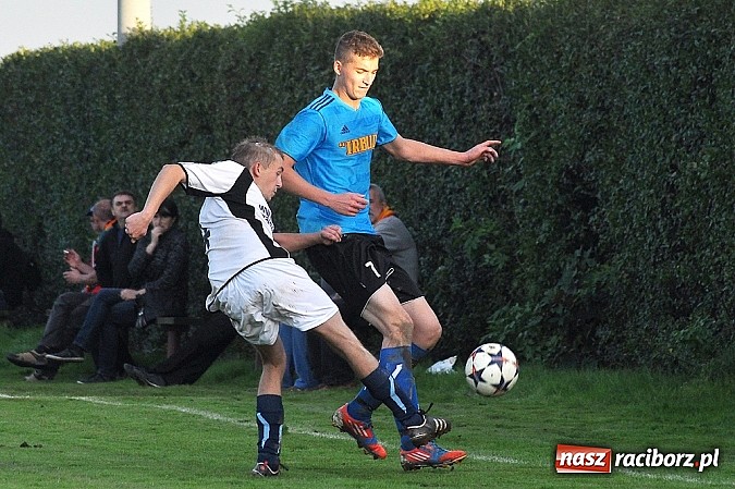 Zdjęcie w galerii na portalu naszraciborz.pl: A klasa: Zameczek obronił trzy punkty wiadomości z regionu