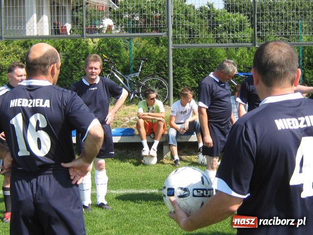 Zdjęcie w galerii na portalu naszraciborz.pl: LKS 07 Markowice świętuje wiadomości z regionu