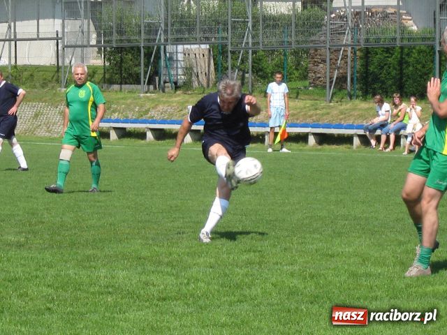 Zdjęcie w galerii na portalu naszraciborz.pl: LKS 07 Markowice świętuje wiadomości z regionu