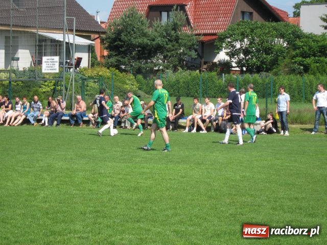 Zdjęcie w galerii na portalu naszraciborz.pl: LKS 07 Markowice świętuje wiadomości z regionu