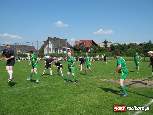 Zdjęcie w galerii na portalu naszraciborz.pl: LKS 07 Markowice świętuje wiadomości z regionu