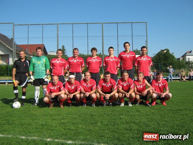 Zdjęcie w galerii na portalu naszraciborz.pl: LKS 07 Markowice świętuje wiadomości z regionu