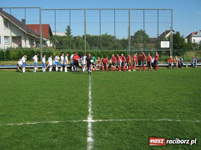 Zdjęcie w galerii na portalu naszraciborz.pl: LKS 07 Markowice świętuje wiadomości z regionu