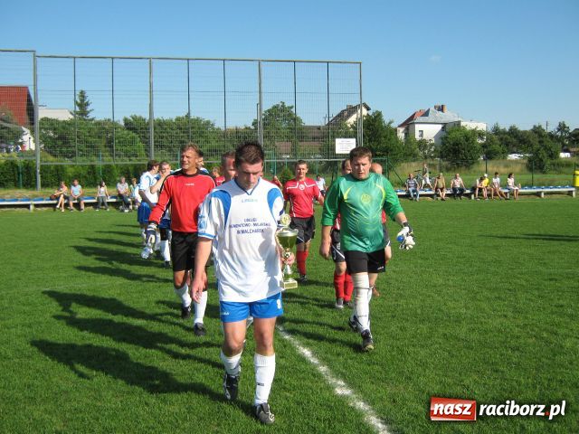 Zdjęcie w galerii na portalu naszraciborz.pl: LKS 07 Markowice świętuje wiadomości z regionu