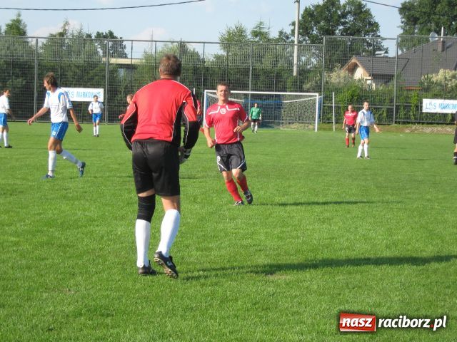 Zdjęcie w galerii na portalu naszraciborz.pl: LKS 07 Markowice świętuje wiadomości z regionu