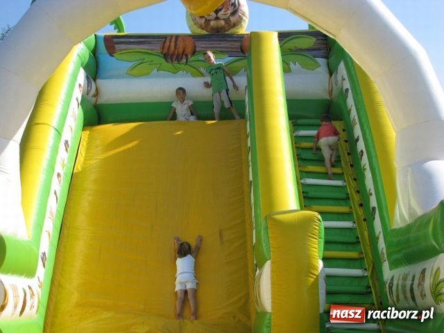 Zdjęcie w galerii na portalu naszraciborz.pl: LKS 07 Markowice świętuje wiadomości z regionu