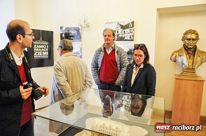 Zdjęcie w galerii na portalu naszraciborz.pl: Arystokratyczna wizyta na raciborskim zamku wiadomości z regionu