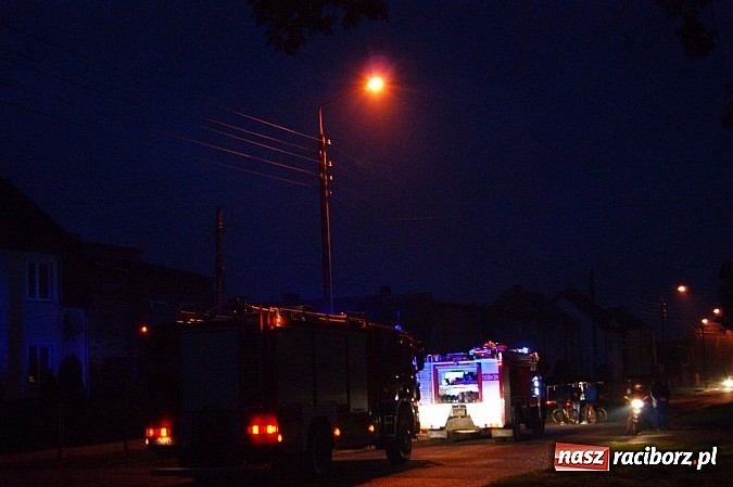 Zdjęcie w galerii na portalu naszraciborz.pl: 15 strażaków gasiło w Bieńkowicach pożar piwnicy wiadomości z regionu