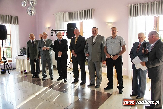 Zdjęcie w galerii na portalu naszraciborz.pl: Koło Pszczelarzy Gminy Krzyżanowice ma już 60 lat! Wielki jubileusz świętowano w Tworkowie wiadomości z regionu