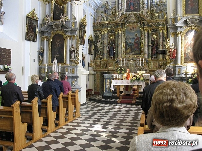 Zdjęcie w galerii na portalu naszraciborz.pl: Koło Pszczelarzy Gminy Krzyżanowice ma już 60 lat! Wielki jubileusz świętowano w Tworkowie wiadomości z regionu