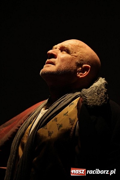 Zdjęcie w galerii na portalu naszraciborz.pl: Intryga, iluzja, rzeczywistość. Burza na deskach RCK wiadomości z regionu