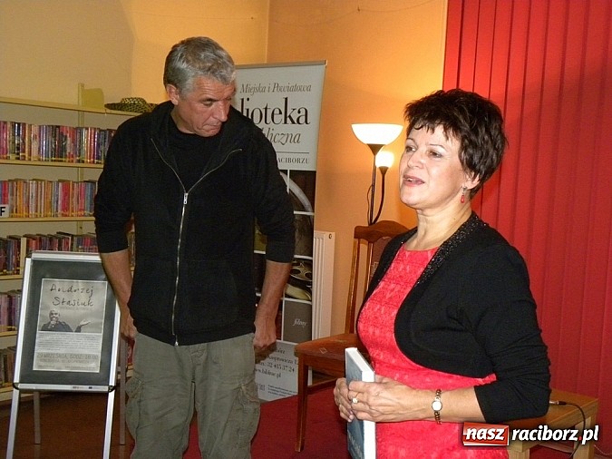 Zdjęcie w galerii na portalu naszraciborz.pl: Spotkanie autorskie z Andrzejem Stasiukiem wiadomości z regionu