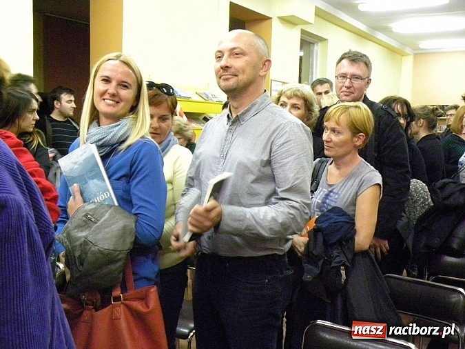 Zdjęcie w galerii na portalu naszraciborz.pl: Spotkanie autorskie z Andrzejem Stasiukiem wiadomości z regionu