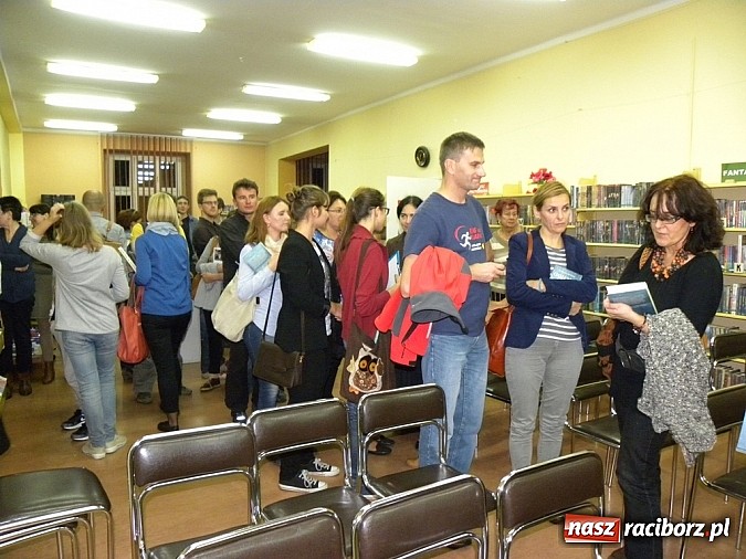 Zdjęcie w galerii na portalu naszraciborz.pl: Spotkanie autorskie z Andrzejem Stasiukiem wiadomości z regionu