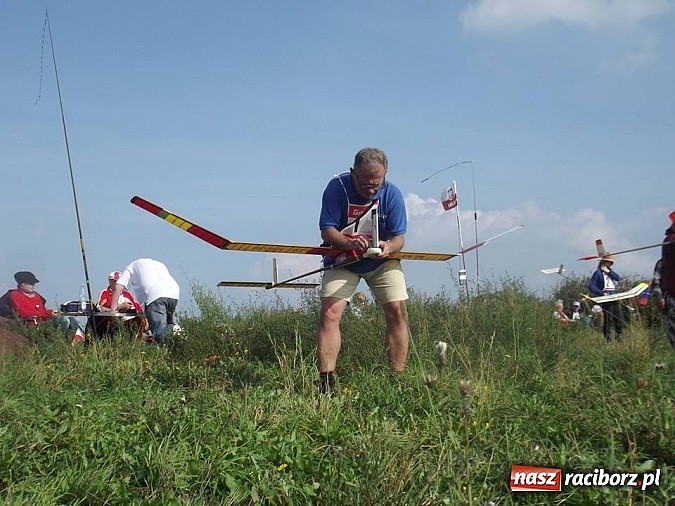 Zdjęcie w galerii na portalu naszraciborz.pl: Skrzydlaty Racib&oacute;rz na fali zwycięstwa wiadomości z regionu