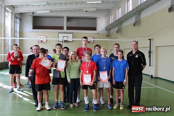 Zdjęcie w galerii na portalu naszraciborz.pl: XIV Mistrzostwa Raciborza w dwójkach siatkarskich chłopców wiadomości z regionu