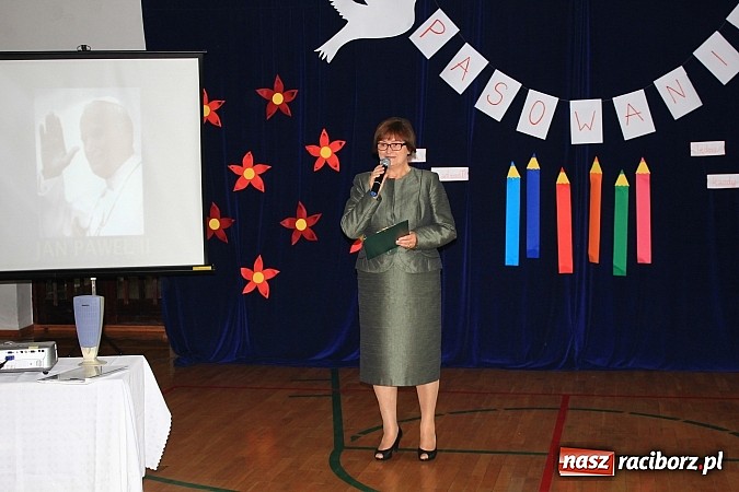 Zdjęcie w galerii na portalu naszraciborz.pl: Pasowanie pierwszoklasistów w Sudole wiadomości z regionu