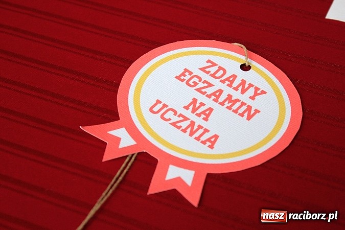 Zdjęcie w galerii na portalu naszraciborz.pl: Pasowanie pierwszoklasistów w Sudole wiadomości z regionu