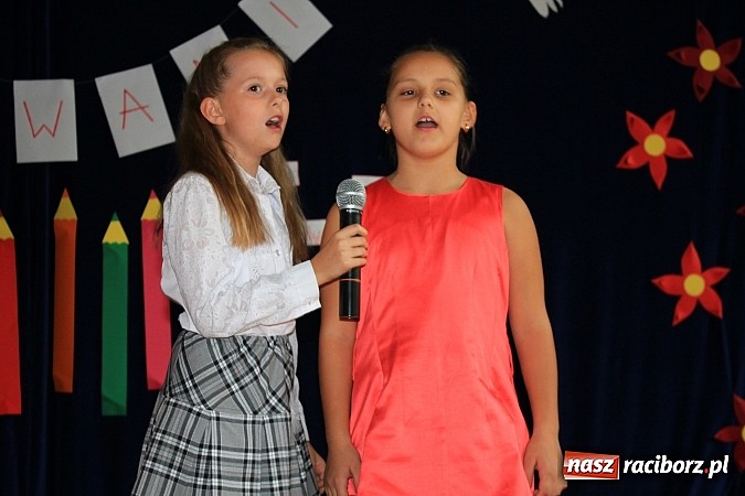 Zdjęcie w galerii na portalu naszraciborz.pl: Pasowanie pierwszoklasistów w Sudole wiadomości z regionu
