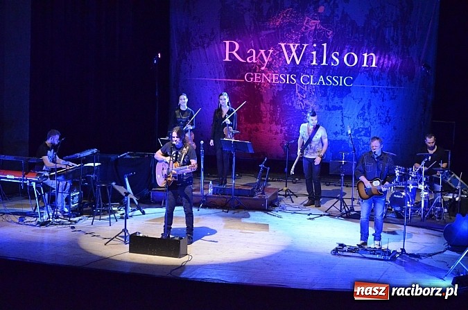 Zdjęcie w galerii na portalu naszraciborz.pl: Rewelacyjny Ray Wilson wystąpił w RCK  wiadomości z regionu