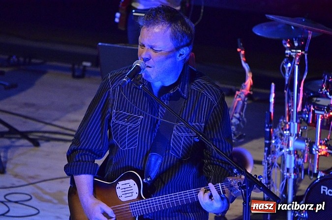 Zdjęcie w galerii na portalu naszraciborz.pl: Rewelacyjny Ray Wilson wystąpił w RCK  wiadomości z regionu