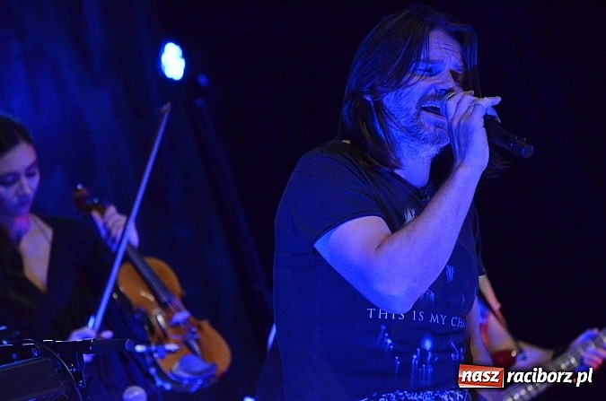Zdjęcie w galerii na portalu naszraciborz.pl: Rewelacyjny Ray Wilson wystąpił w RCK  wiadomości z regionu