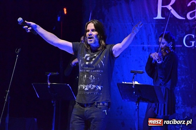 Zdjęcie w galerii na portalu naszraciborz.pl: Rewelacyjny Ray Wilson wystąpił w RCK  wiadomości z regionu