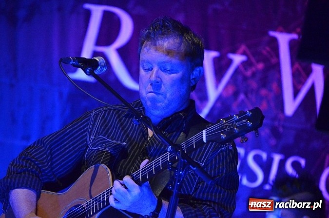 Zdjęcie w galerii na portalu naszraciborz.pl: Rewelacyjny Ray Wilson wystąpił w RCK  wiadomości z regionu