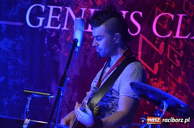 Zdjęcie w galerii na portalu naszraciborz.pl: Rewelacyjny Ray Wilson wystąpił w RCK  wiadomości z regionu