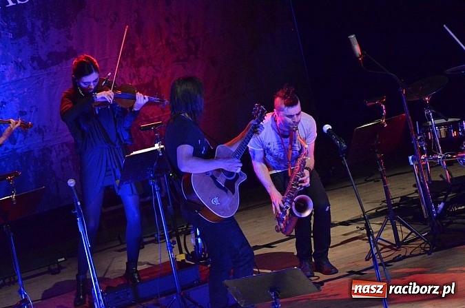 Zdjęcie w galerii na portalu naszraciborz.pl: Rewelacyjny Ray Wilson wystąpił w RCK  wiadomości z regionu