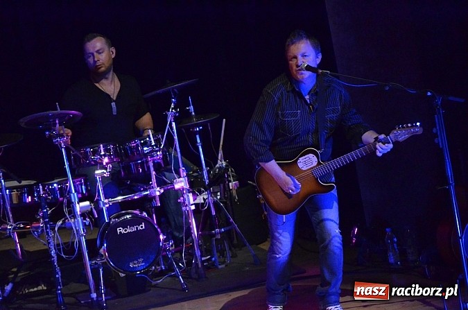 Zdjęcie w galerii na portalu naszraciborz.pl: Rewelacyjny Ray Wilson wystąpił w RCK  wiadomości z regionu