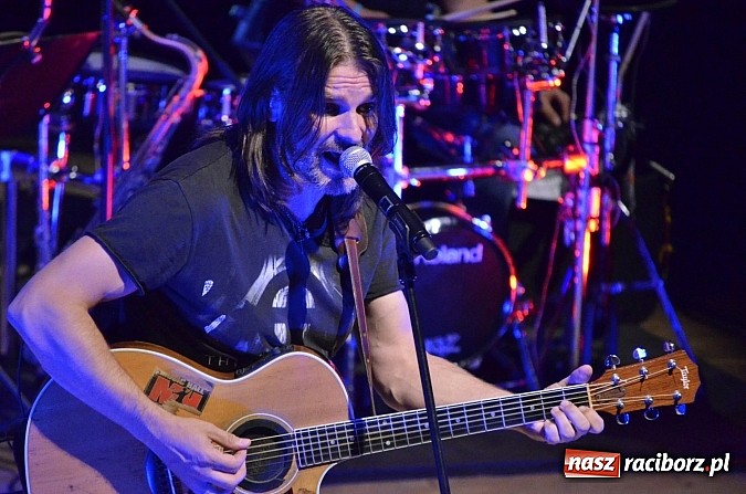 Zdjęcie w galerii na portalu naszraciborz.pl: Rewelacyjny Ray Wilson wystąpił w RCK  wiadomości z regionu