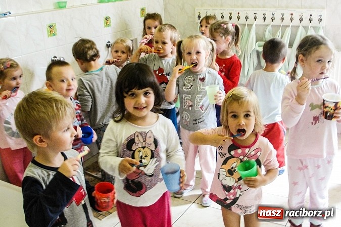 Zdjęcie w galerii na portalu naszraciborz.pl: Przedszkole na Żółkiewskiego biło dziś rekord Guinessa  wiadomości z regionu
