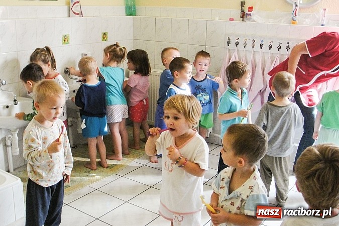 Zdjęcie w galerii na portalu naszraciborz.pl: Przedszkole na Żółkiewskiego biło dziś rekord Guinessa  wiadomości z regionu