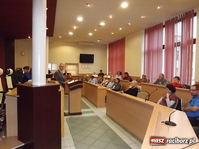 Zdjęcie w galerii na portalu naszraciborz.pl: Dużo skarg i jedna pochwała. Na co skarżą się mieszkańcy śr&oacute;dmieścia? wiadomości z regionu