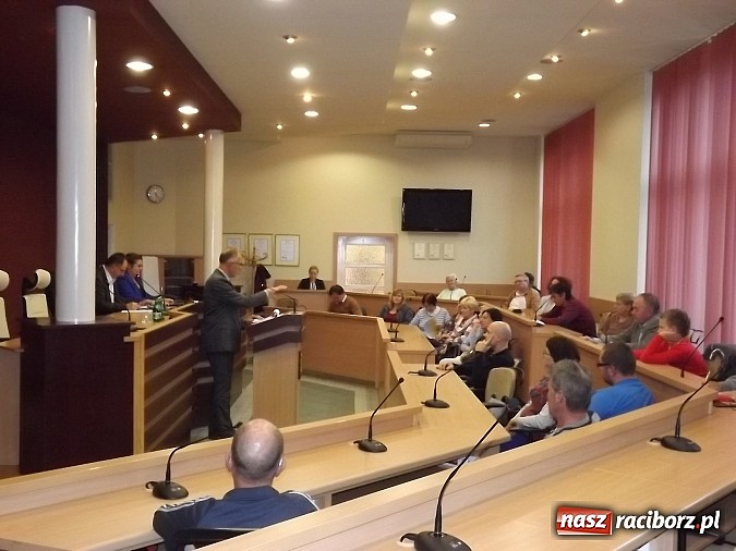 Zdjęcie w galerii na portalu naszraciborz.pl: Dużo skarg i jedna pochwała. Na co skarżą się mieszkańcy śr&oacute;dmieścia? wiadomości z regionu