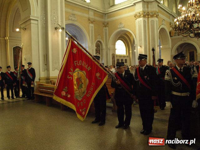 Zdjęcie w galerii na portalu naszraciborz.pl: Agregat na 120. urodziny wiadomości z regionu