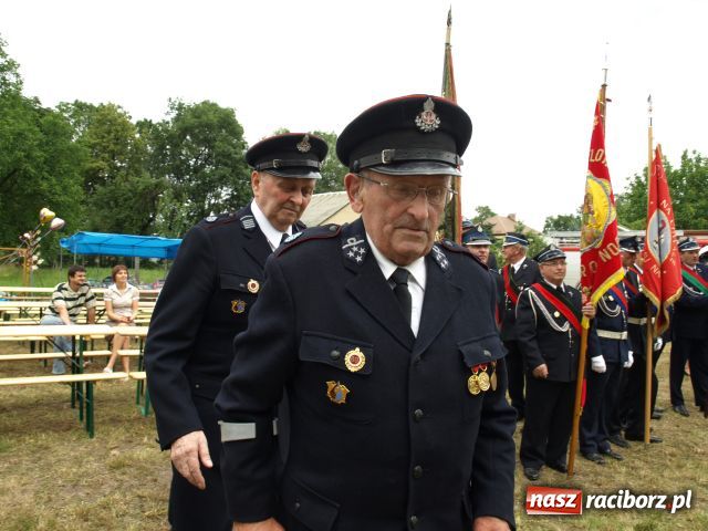Zdjęcie w galerii na portalu naszraciborz.pl: Agregat na 120. urodziny wiadomości z regionu