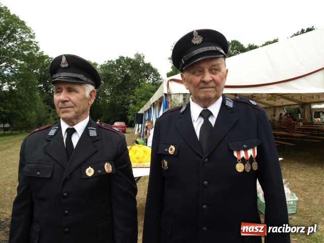 Zdjęcie w galerii na portalu naszraciborz.pl: Agregat na 120. urodziny wiadomości z regionu