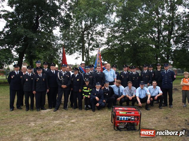 Zdjęcie w galerii na portalu naszraciborz.pl: Agregat na 120. urodziny wiadomości z regionu