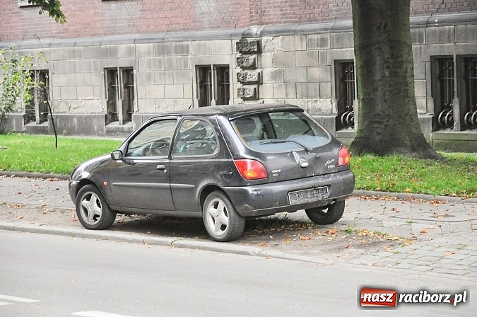 Zdjęcie w galerii na portalu naszraciborz.pl: Kolizyjny poranek na raciborskich drogach wiadomości z regionu