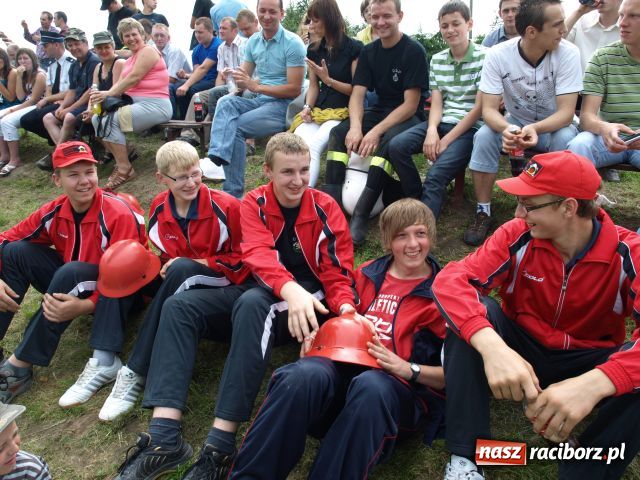 Zdjęcie w galerii na portalu naszraciborz.pl: Puchar powędrował do Bolesławia wiadomości z regionu