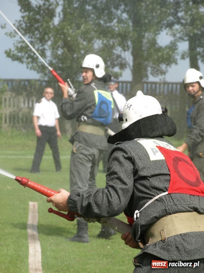 Zdjęcie w galerii na portalu naszraciborz.pl: Puchar powędrował do Bolesławia wiadomości z regionu