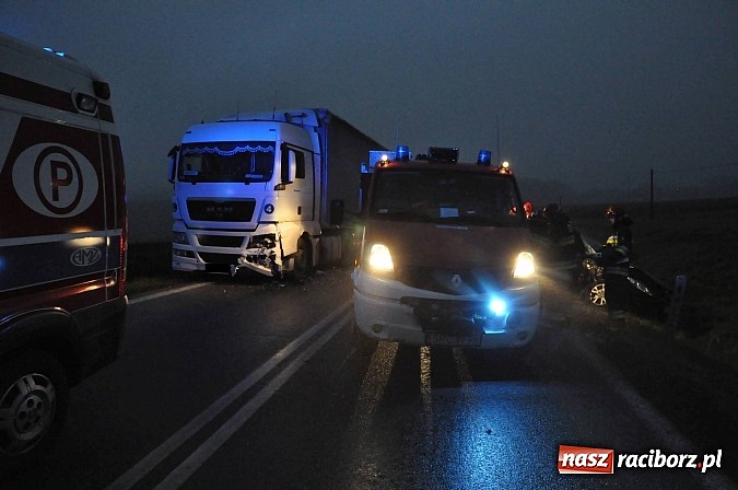 Zdjęcie w galerii na portalu naszraciborz.pl: Kolejne groźne zdarzenie na DK 45 w Szonowicach. Mazda zderzyła się z MAN-em wiadomości z regionu