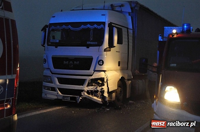 Zdjęcie w galerii na portalu naszraciborz.pl: Kolejne groźne zdarzenie na DK 45 w Szonowicach. Mazda zderzyła się z MAN-em wiadomości z regionu