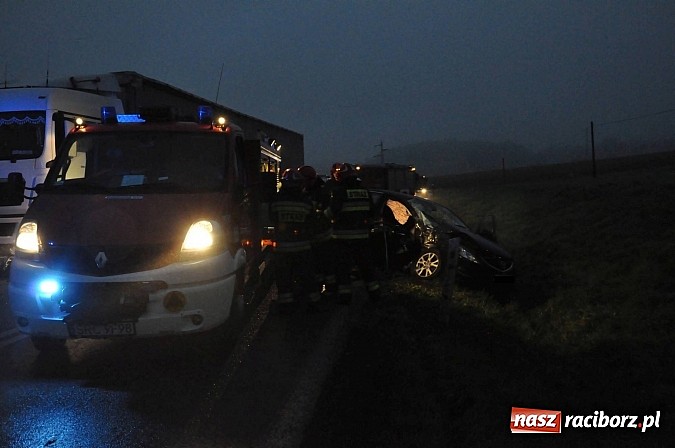 Zdjęcie w galerii na portalu naszraciborz.pl: Kolejne groźne zdarzenie na DK 45 w Szonowicach. Mazda zderzyła się z MAN-em wiadomości z regionu
