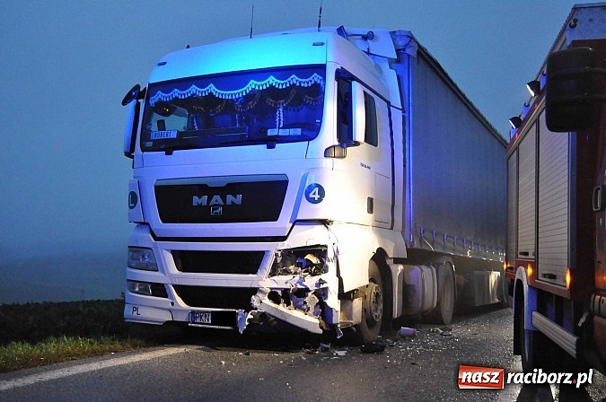 Zdjęcie w galerii na portalu naszraciborz.pl: Kolejne groźne zdarzenie na DK 45 w Szonowicach. Mazda zderzyła się z MAN-em wiadomości z regionu