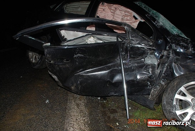 Zdjęcie w galerii na portalu naszraciborz.pl: Kolejne groźne zdarzenie na DK 45 w Szonowicach. Mazda zderzyła się z MAN-em wiadomości z regionu