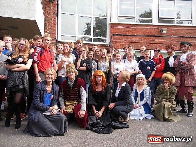 Zdjęcie w galerii na portalu naszraciborz.pl: Młodzi aktorzy z TE-REG-REC z występami w Londynie - zobacz wideo wiadomości z regionu