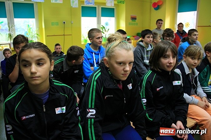 Zdjęcie w galerii na portalu naszraciborz.pl: W Brzeźnicy rzucali granatami wiadomości z regionu